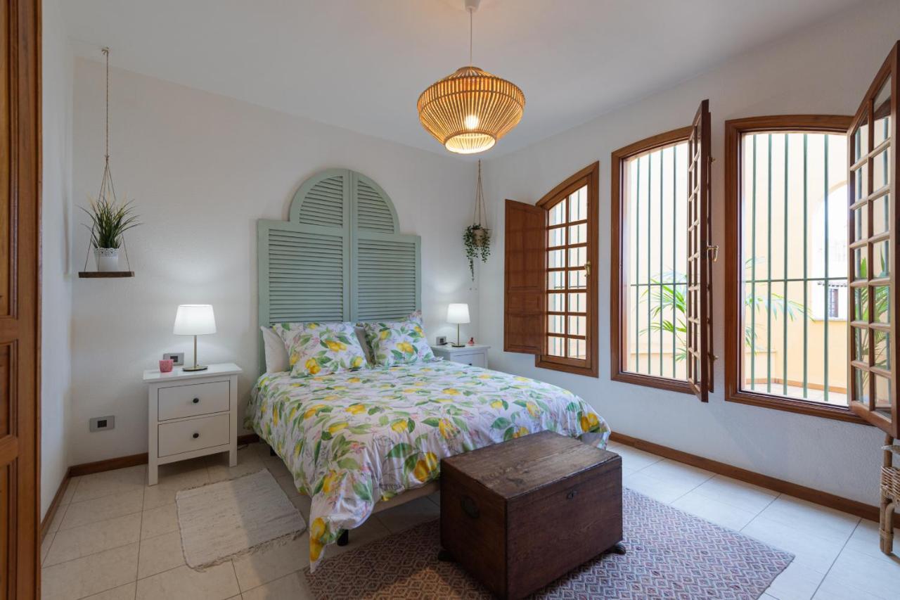 The Yellow House - Solarium - Climatized Pool Galdar Bagian luar foto