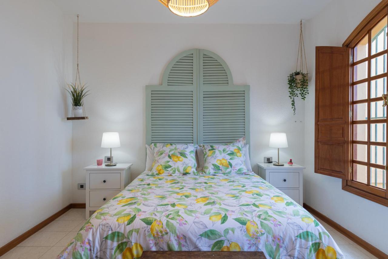 The Yellow House - Solarium - Climatized Pool Galdar Bagian luar foto